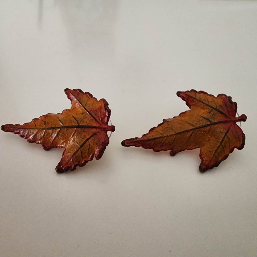 Leaf earrings
